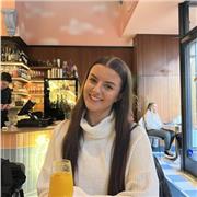 Singing teacher/ coach for beginner/ intermediate young people. Dance teacher for beginner level in Jazz, Commercial,other styles